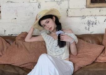 155吃瓜最新视频发酵中，眼神游离在画面里…哈哈