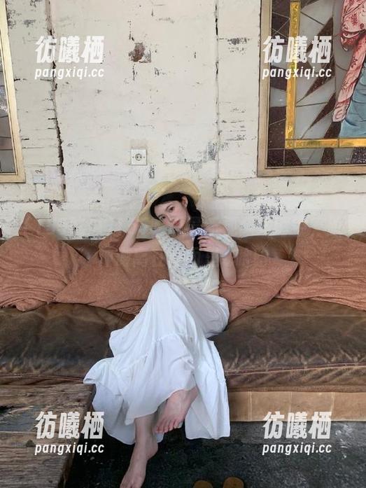 155吃瓜 155吃瓜最新视频发酵中,眼神游离在画面里...哈哈