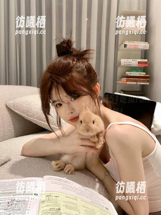 51吃瓜 这瓜不简单,下载51吃瓜fun,惊喜连连让人欲罢不能!