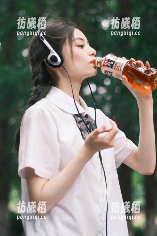 51吃瓜群众 说神马?51吃瓜群众张嘴就来,免费瓜一口下去,酸甜苦辣全在这。