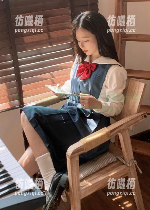 51黑料社区 在线寻瓜:51黑料社区的瓜不仅长得大,还特别扎心。