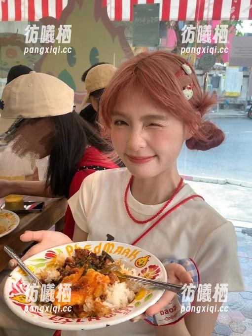 91免费吃瓜 吃瓜的同时,《资源大剖析》!91免费吃瓜网站带你看不一样的炸裂八卦时刻。