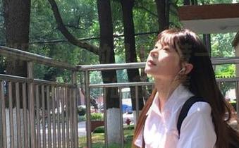 我们的愚蠢等待——91黑料网发布的新剧情