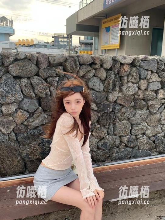 hlw 今天的hlw.bet首页简直是情节高潮不断,某些主演简直要升天了…