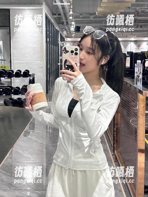 www.吃瓜网 看完“www.吃瓜网”的最新更新,我只想说一句:这波操作666!