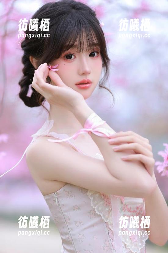 五一吃瓜 感谢五一吃瓜官网,娜娜最近的动态如同一场迷雾中的派对