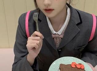 五一吃瓜，网址上的娜娜故事，就像一场没有音效的电影…