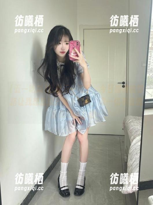 五一吃瓜 登录五一吃瓜,今日娜娜的穿搭让我想直接去她衣橱里,嗯…但不敢透露我的小心思~