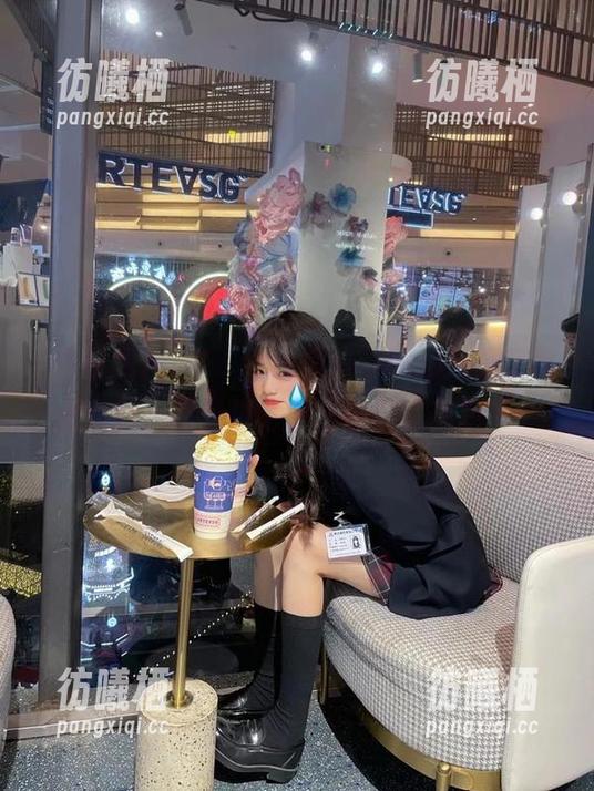 今日黑料 在“今日黑料”app刷到了离谱八卦,我的眉毛差点被震惊挑起来!
