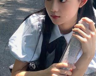 吃瓜网苹果版下载中，边等边想，今天又有什么瓜呢