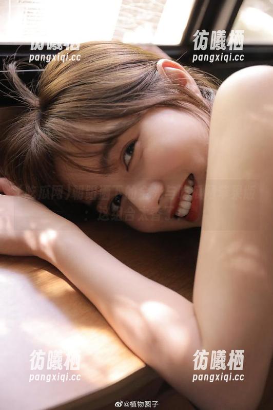 吃瓜网 朝阳洒下的金光与吃瓜网苹果版:这组合太香了!