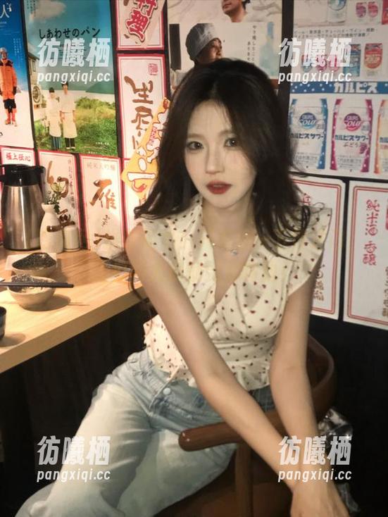 吃瓜网 操作简单!只需点一下传送门,吃瓜网大瓜就到你嘴边!