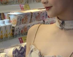 网站上的国产黑料：今天吃瓜，又被恶搞吃了一嘴沙。