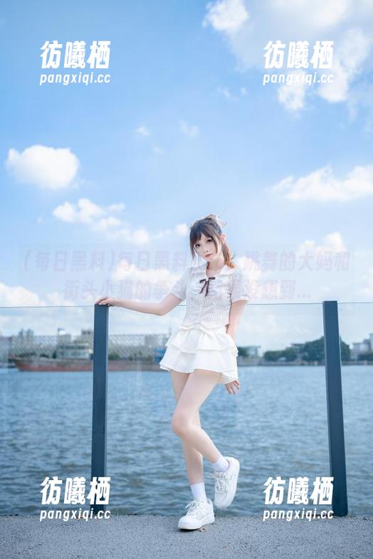 每日黑料 每日黑料发布:跳舞的大妈和街头小猫的争斗,结果没想到...