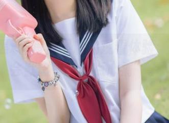 每日黑料的观看体验：我心里会默念，“有点心痛”。