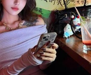 一边看视频，一边乐翻天，黑料免费不打烊的爽感！