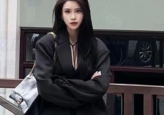 黑料吃瓜网，在线视频照着我脸上砸下来的梗都快成形了！