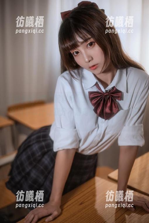 黑料网 逛“黑料网”这网站,偶尔遇到的网页设计让我分不清是黑料还是黑眼圈!
