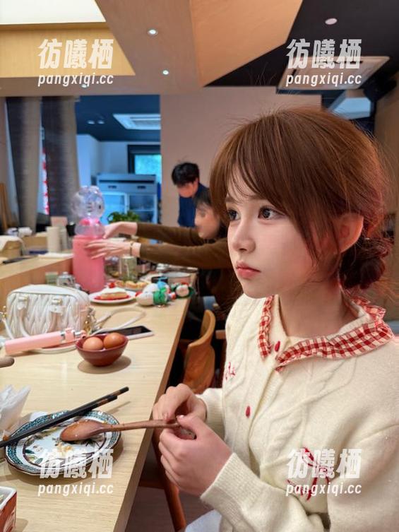 黑料老司机 大家快来观看黑料老司机,轻松撇开凡尘琐事,嘴角微翘!